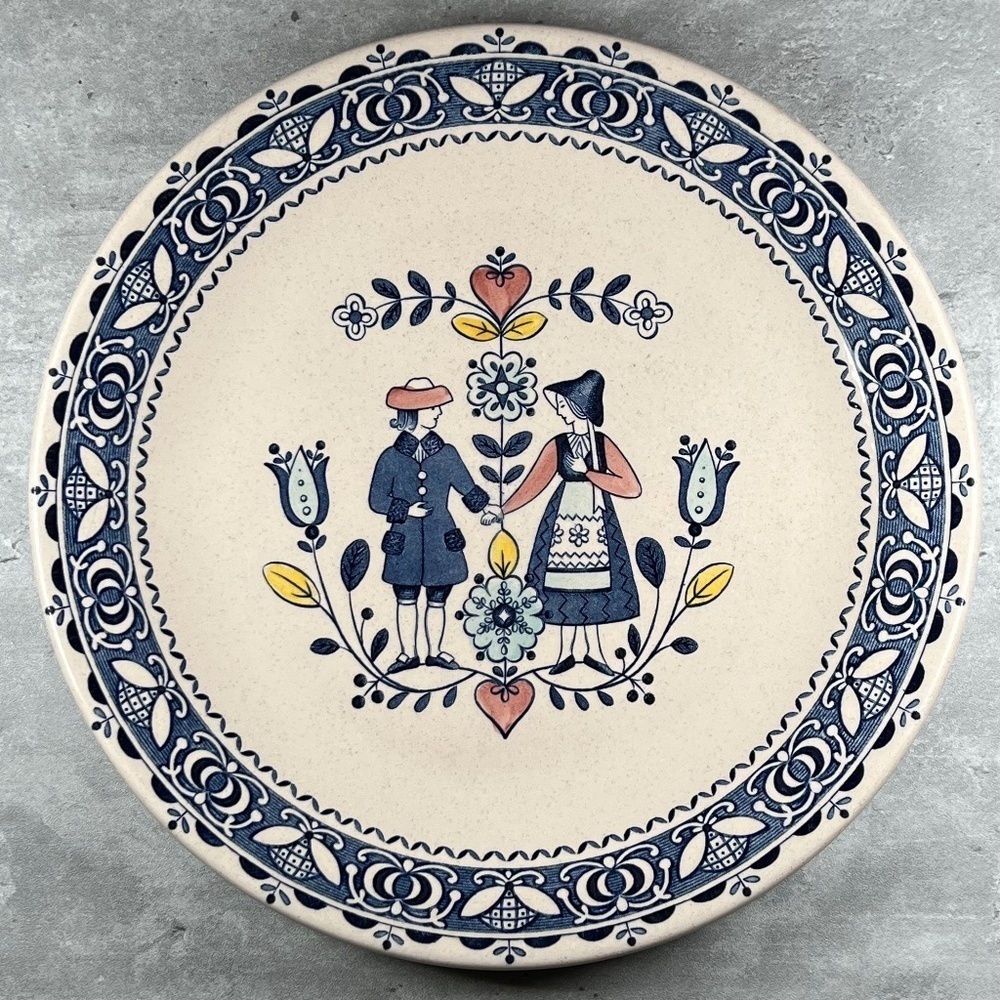 Johnson Brothers Hearts And Flowers Smooth Dinner Plate